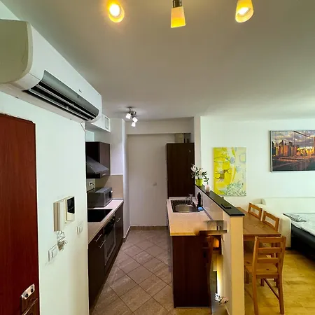Midtown Apartments - Easy Check-In&Parking Budapest Exterior photo