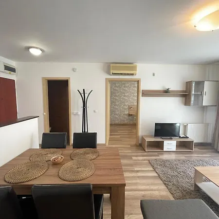Midtown Apartments - Easy Check-In&Parking Budapest Exterior photo