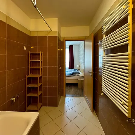 Midtown Apartments - Easy Check-In&Parking Budapest Exterior photo