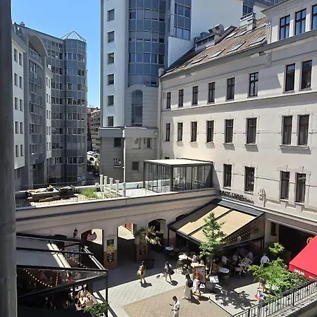 Midtown Apartments - Easy Check-In&Parking Budapest Exterior photo