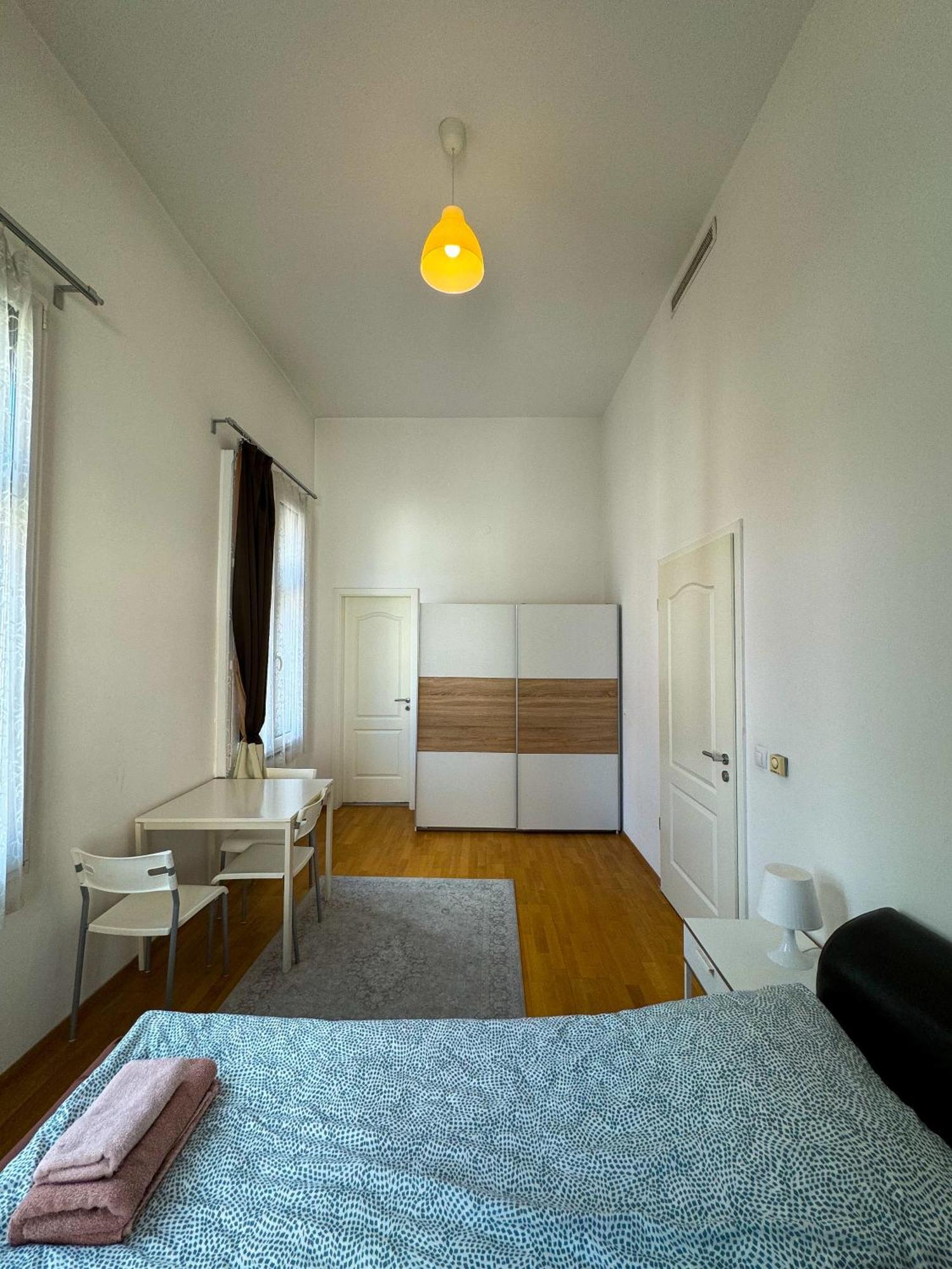 Midtown - Easy Check-in&parking Apartment *