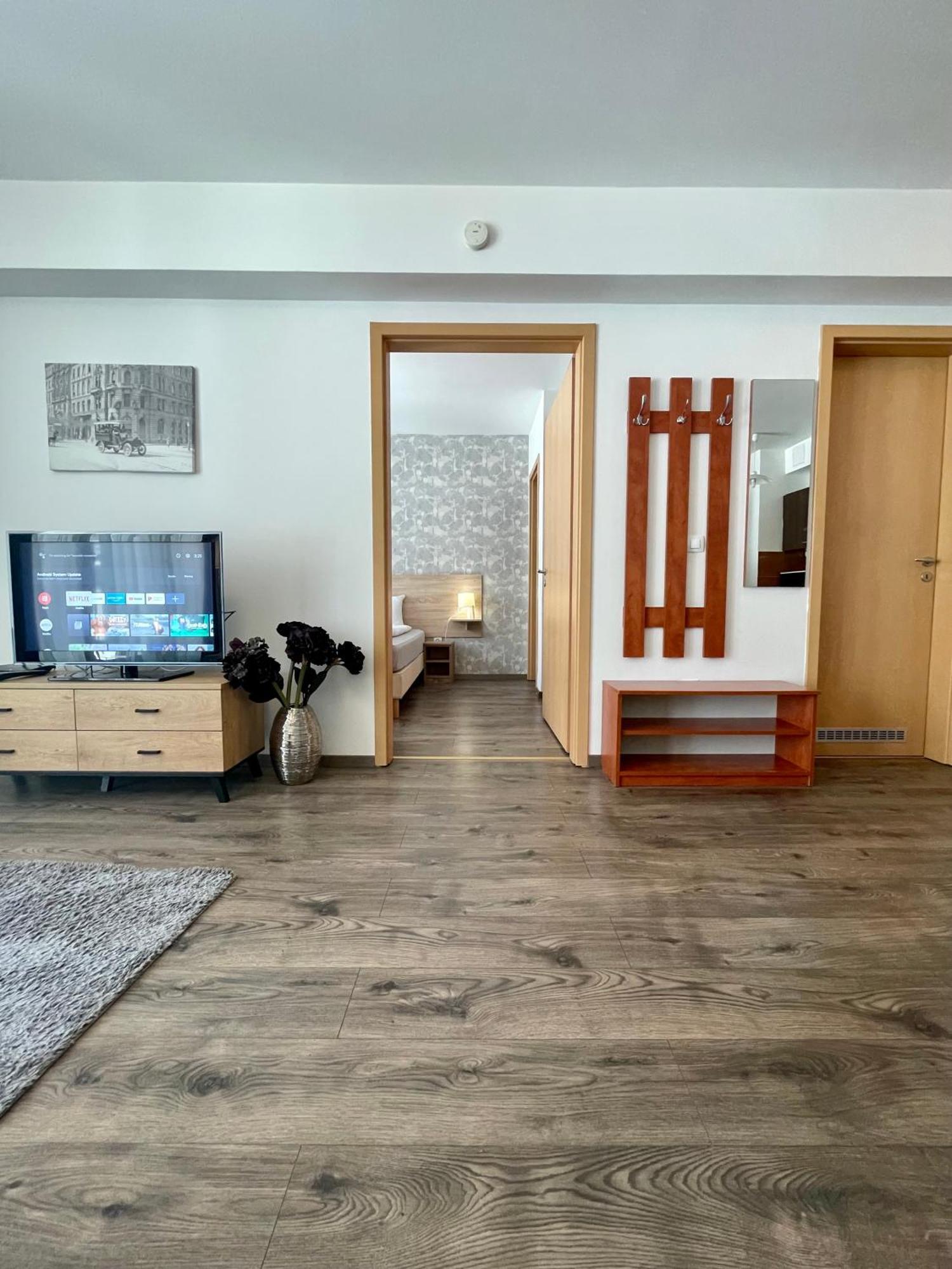 Midtown - Easy Check-in&parking Apartment *