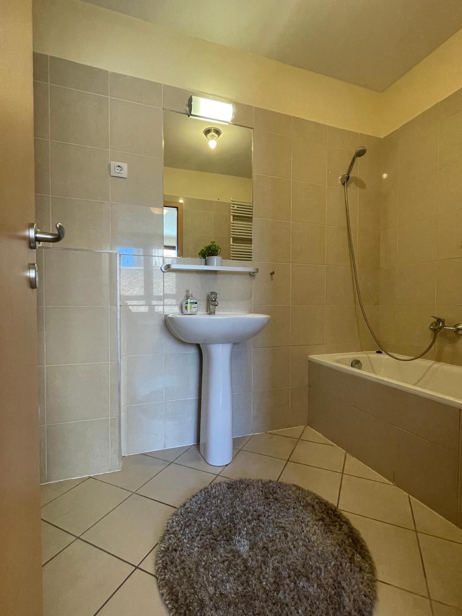 Midtown - Easy Check-in&parking Apartment Budapest