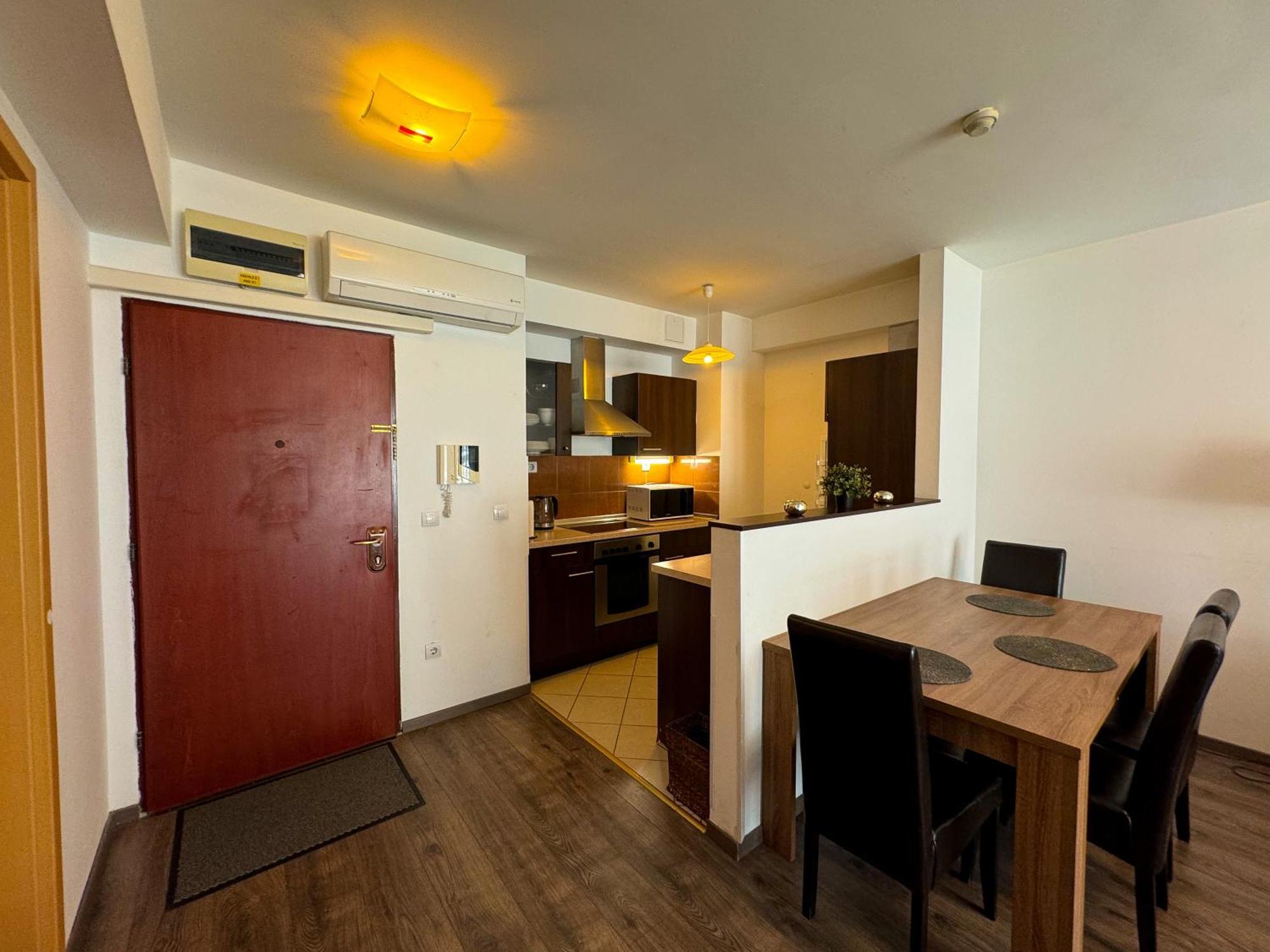 Midtown - Easy Check-in&parking Apartament Budapesta