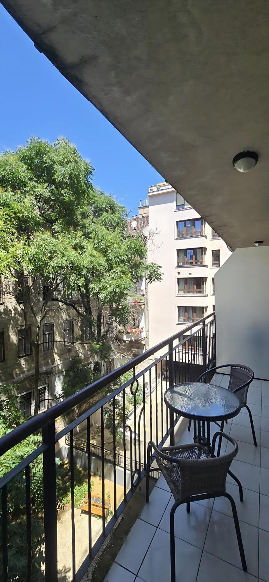 Midtown - Easy Check-in&parking Apartament *